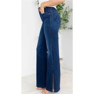 Mother Denim The Hustler Sidewinder Jeans in Tongue & Chic